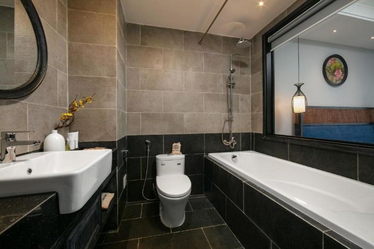 Deluxe River View (Double/Twin)